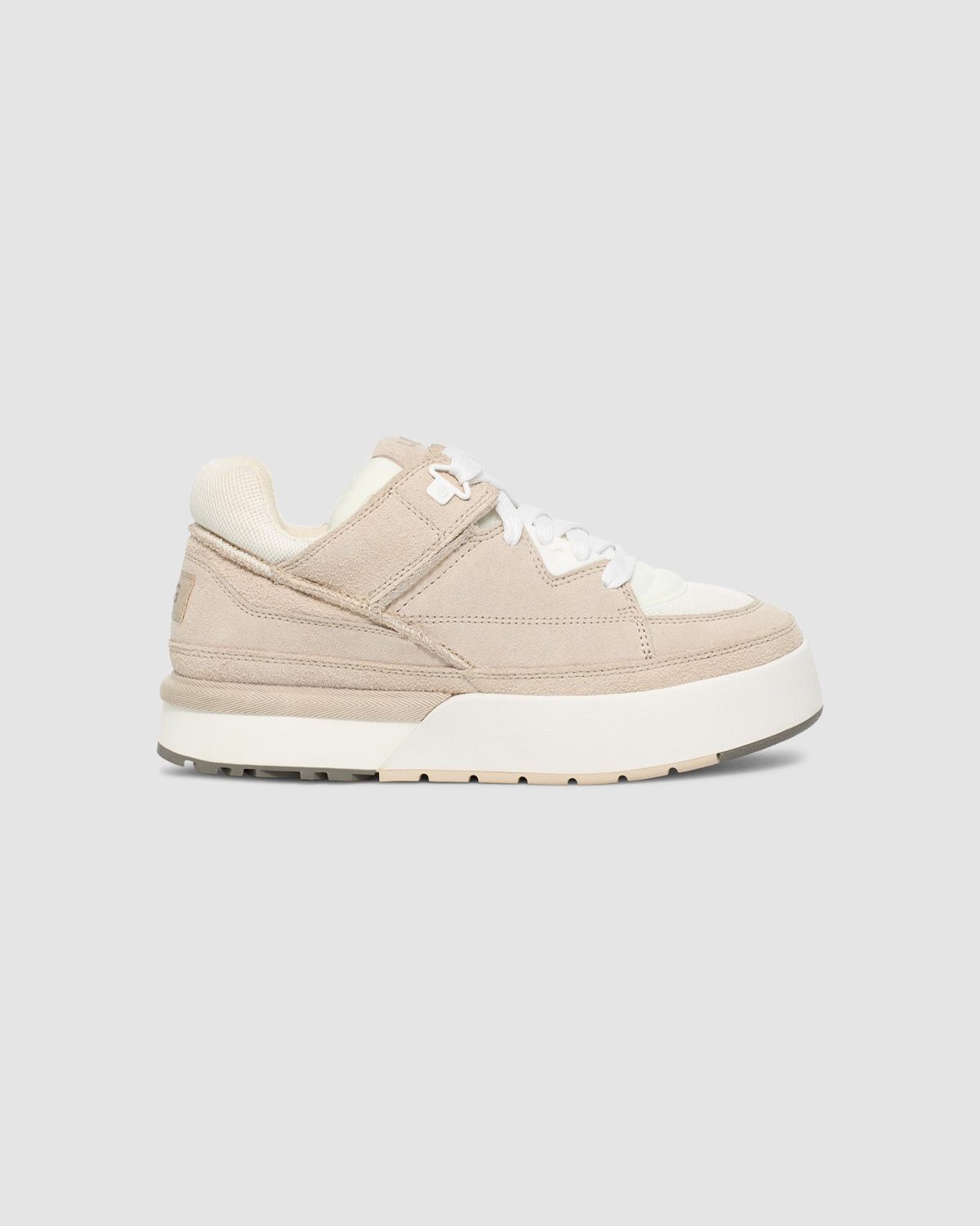 UGG アグ　GoldenCush 24cm Amazon.com | UGG Unisex GOLDENCUSH Sneaker, 3 Men/4 Women