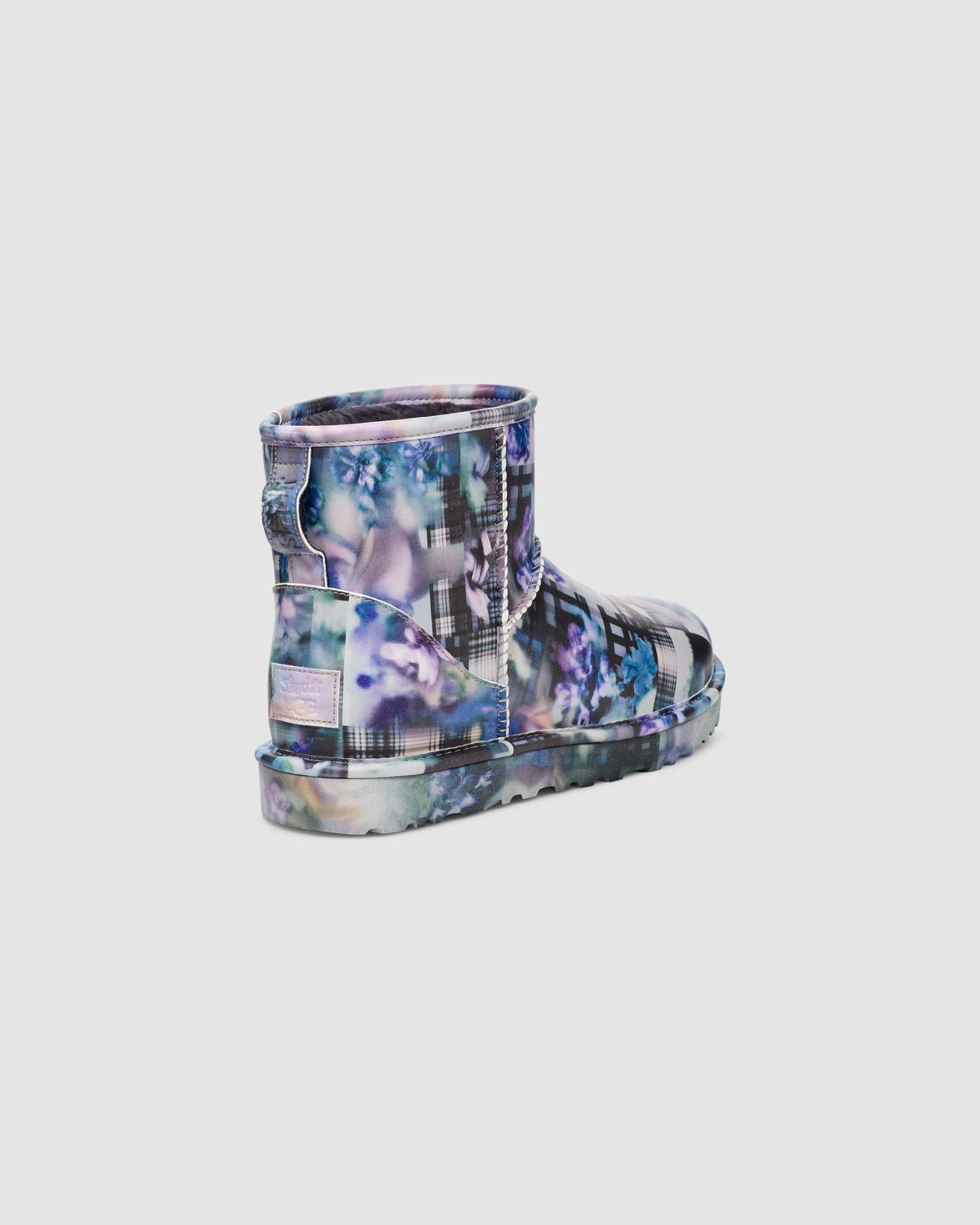 【UGG】コラボ★UGG X Collina Strada Classic Mini Boot ブーツ Unisex Classic Mini Boot x Collina Strada in Dark Blue