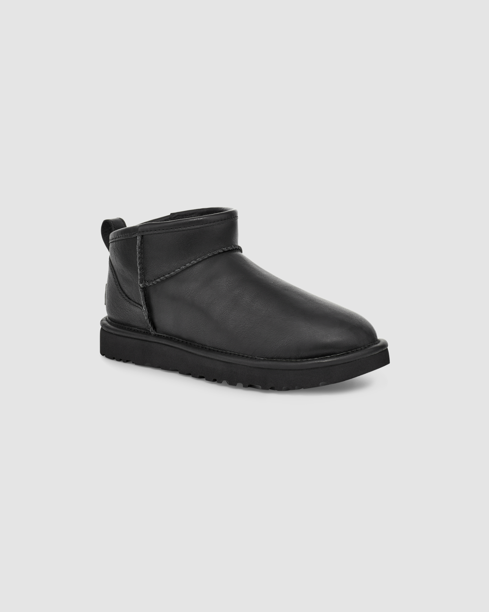 Classic Ultra Mini Leather Black UGG