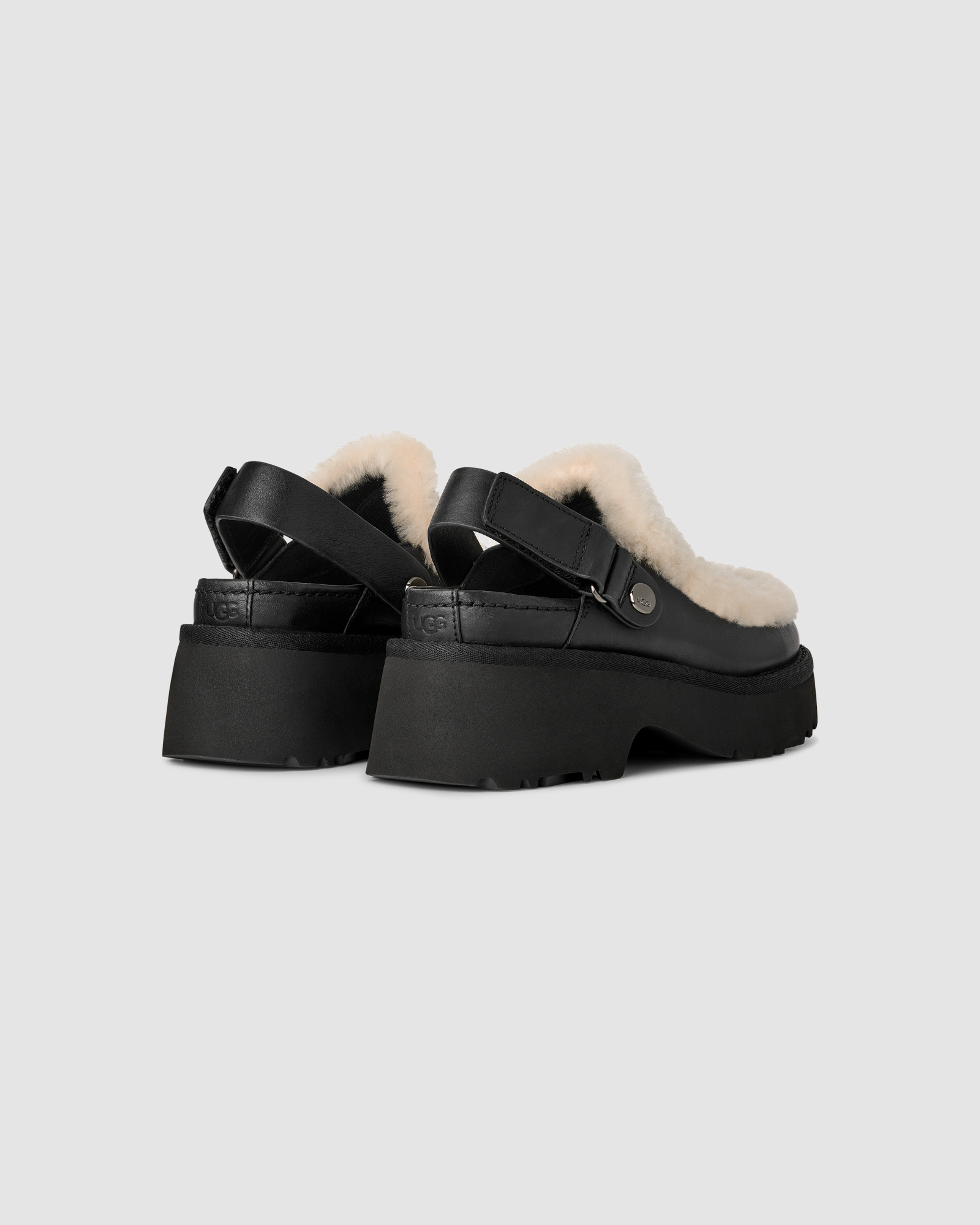 W ESMEE LEATHER CLOG Black | UGG